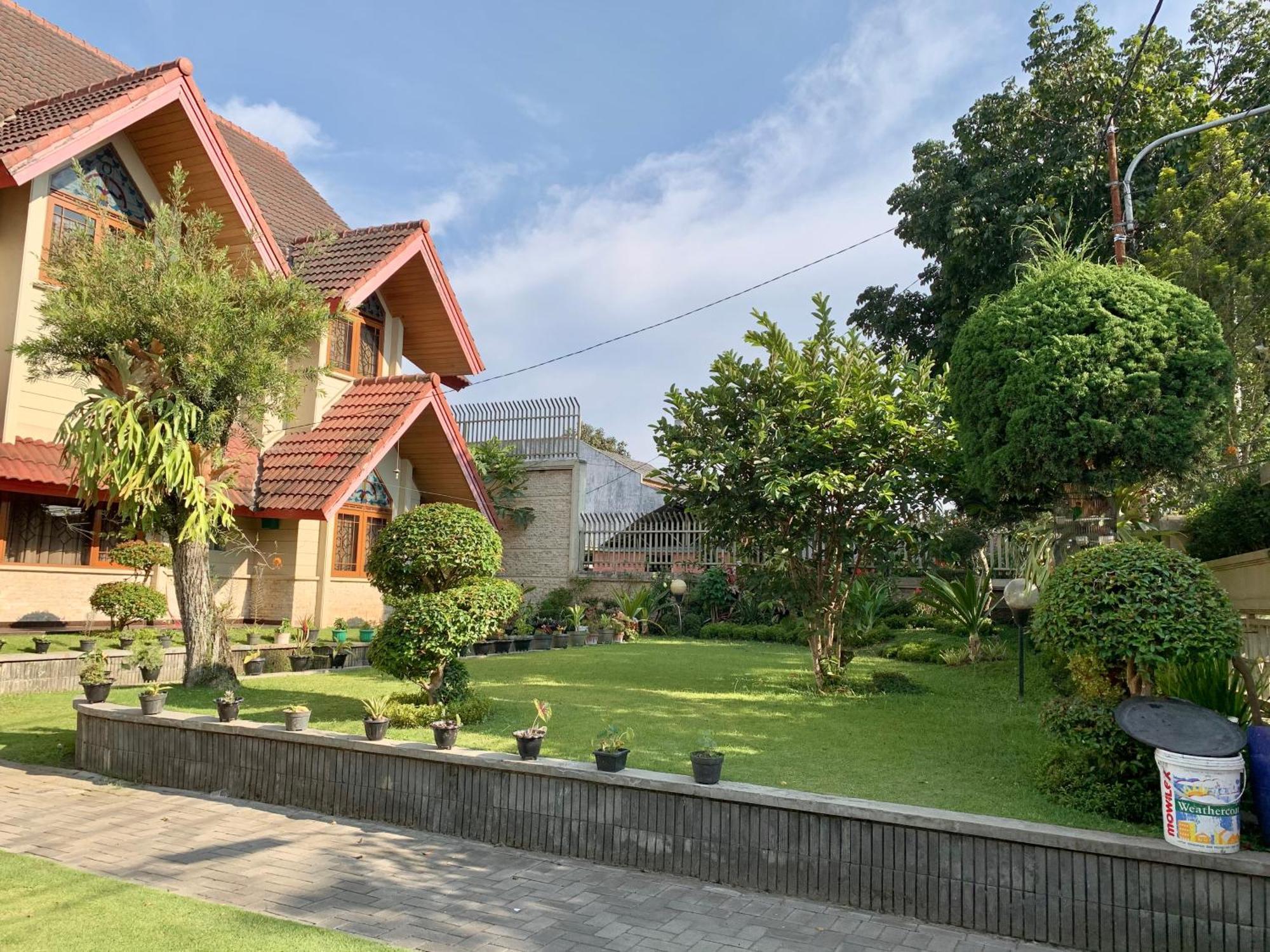 Villa Nuansa Alam Lembang Exterior photo